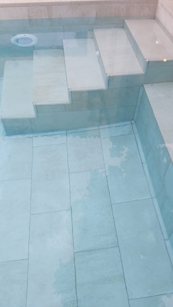 PORCELAIN STAIR STEP TILES 33 X 120 OPERA IVORY