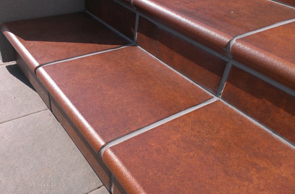 TERRACOTTA TILES 33 X 33 MYTHO RUBINO